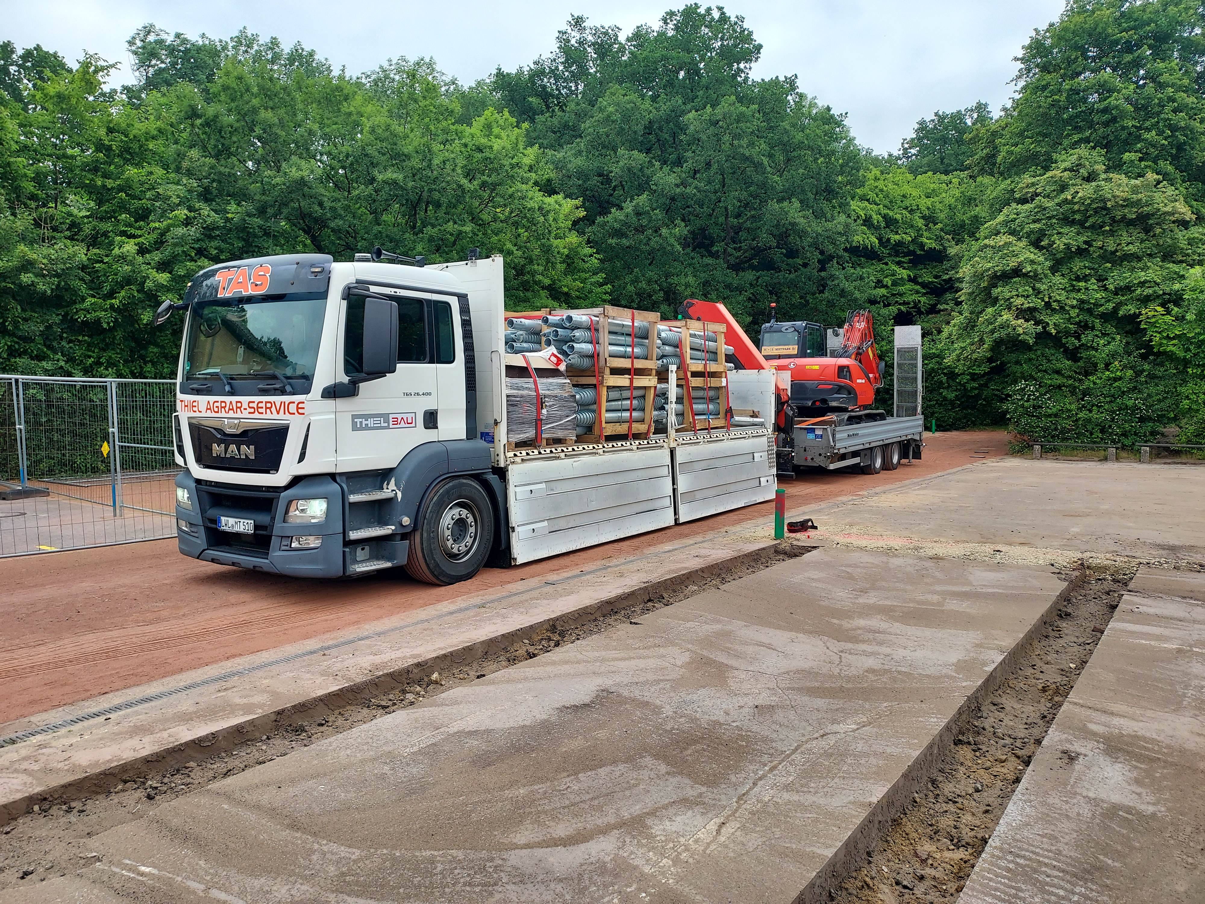 TAS LKW Beim Abladevorgang